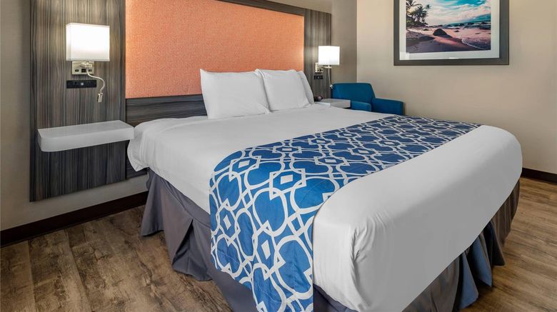 <b>The Waves Hotel an Ascend Hotel Room</b>. Images powered by <a href="https://iceportal.shijigroup.com/" title="IcePortal" target="_blank">IcePortal</a>.
