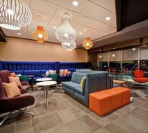Tru by Hilton Cincinnati Airport Lobby