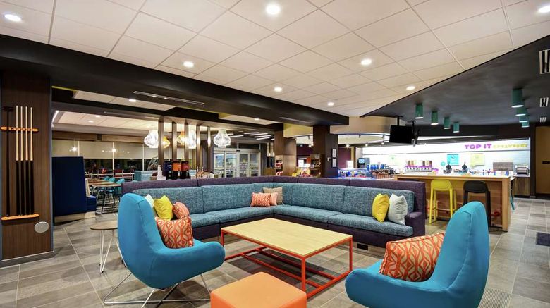 <b>Tru by Hilton Cincinnati Airport Lobby</b>. Images powered by <a href="https://iceportal.shijigroup.com/" title="IcePortal" target="_blank">IcePortal</a>.