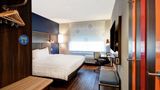 Tru by Hilton Cincinnati Airport Room