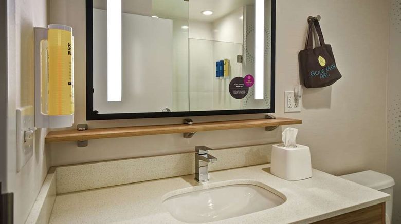 <b>Tru by Hilton Cincinnati Airport Room</b>. Images powered by <a href="https://iceportal.shijigroup.com/" title="IcePortal" target="_blank">IcePortal</a>.