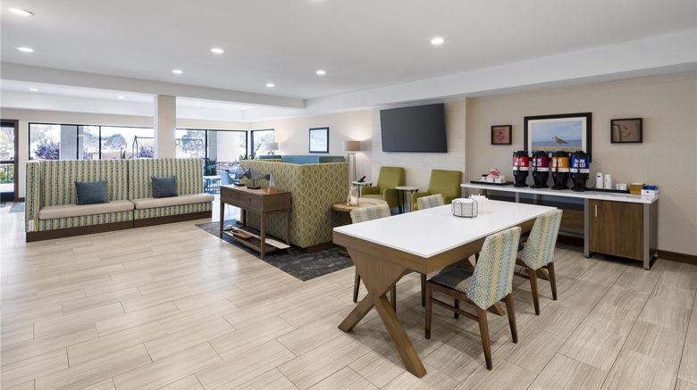 <b>Hampton Inn Encinitas Cardiff Beach Area Lobby</b>. Images powered by <a href="https://iceportal.shijigroup.com/" title="IcePortal" target="_blank">IcePortal</a>.