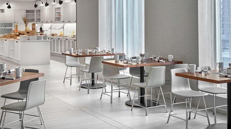 DoubleTree by Hilton Edmonton Downtown Restaurant