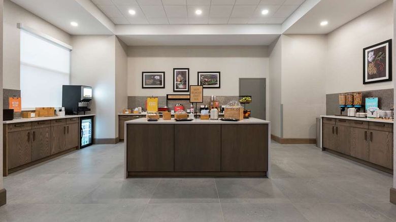 <b>Hampton Inn & Suites Charlottetown Restaurant</b>. Images powered by <a href="https://iceportal.shijigroup.com/" title="IcePortal" target="_blank">IcePortal</a>.