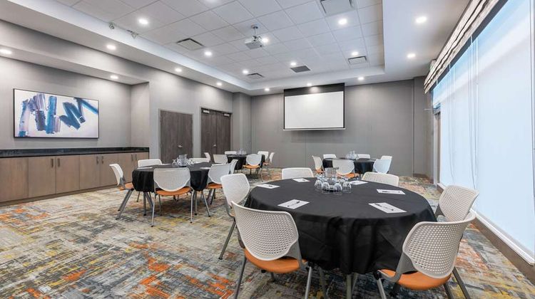 Hampton Inn & Suites Charlottetown Meeting