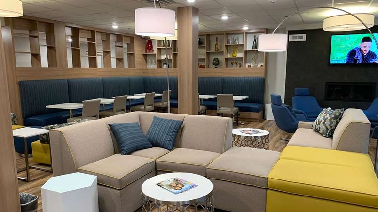 <b>Microtel Inn & Suites by Wyndham Lobby</b>. Images powered by <a href="https://iceportal.shijigroup.com/" title="IcePortal" target="_blank">IcePortal</a>.