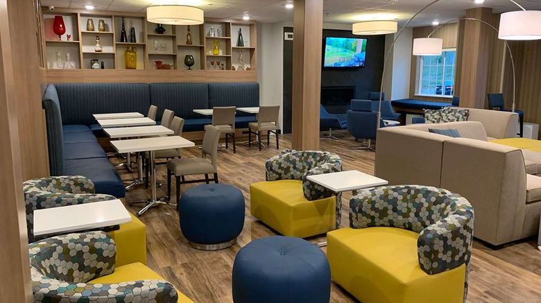 <b>Microtel Inn & Suites by Wyndham Lobby</b>. Images powered by <a href="https://iceportal.shijigroup.com/" title="IcePortal" target="_blank">IcePortal</a>.