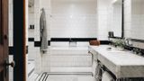 <b>Chicago Athletic Association Hotel Room</b>. Images powered by <a href="https://iceportal.shijigroup.com/" title="IcePortal" target="_blank">IcePortal</a>.