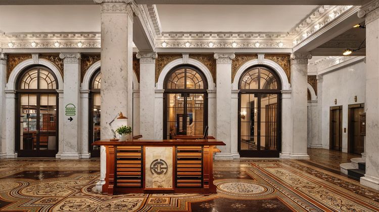 Chicago Athletic Association Hotel Lobby