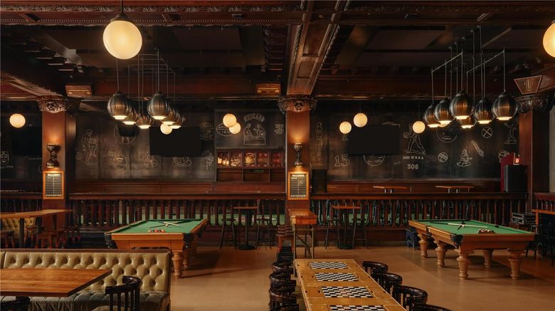 <b>Chicago Athletic Association Hotel Recreation</b>. Images powered by <a href="https://iceportal.shijigroup.com/" title="IcePortal" target="_blank">IcePortal</a>.