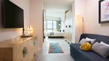 <b>Hotel 50 Bowery Suite</b>. Images powered by <a href="https://iceportal.shijigroup.com/" title="IcePortal" target="_blank">IcePortal</a>.