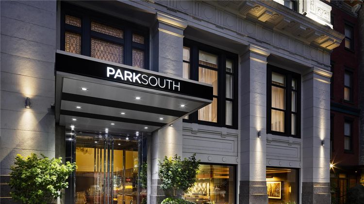 Park South Hotel Exterior
