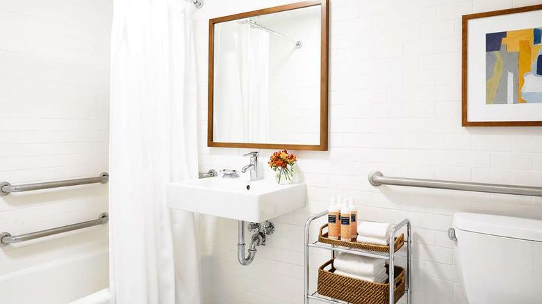 <b>Laurel Inn Room</b>. Images powered by <a href="https://iceportal.shijigroup.com/" title="IcePortal" target="_blank">IcePortal</a>.