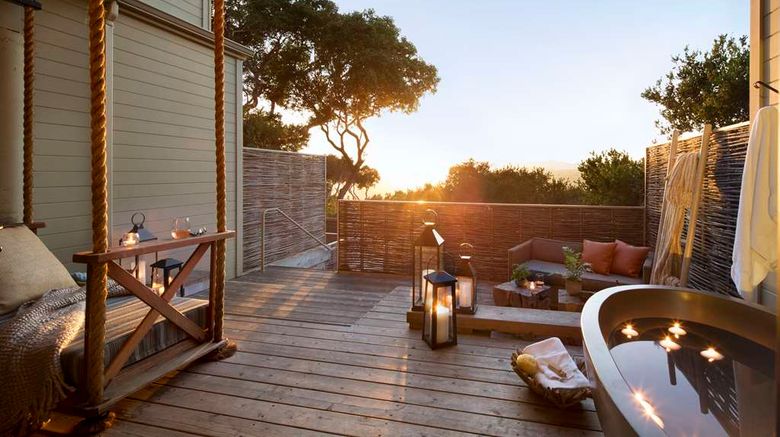 <b>Carmel Valley Ranch Room</b>. Images powered by <a href="https://iceportal.shijigroup.com/" title="IcePortal" target="_blank">IcePortal</a>.