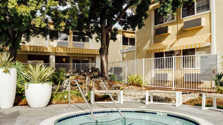 <b>Wild Palms Hotel Pool</b>. Images powered by <a href="https://iceportal.shijigroup.com/" title="IcePortal" target="_blank">IcePortal</a>.