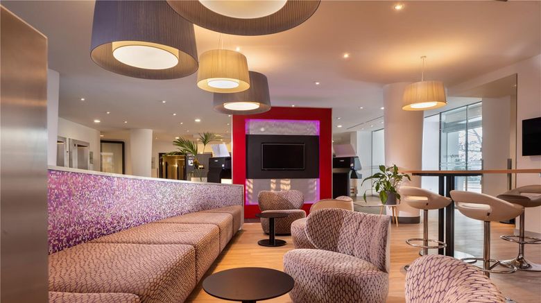 <b>IntercityHotel Frankfurt Airport Lobby</b>. Images powered by <a href="https://iceportal.shijigroup.com/" title="IcePortal" target="_blank">IcePortal</a>.