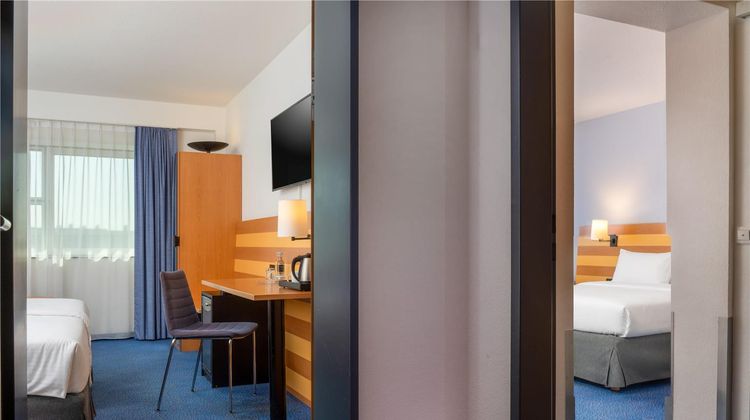 IntercityHotel Frankfurt Airport Room
