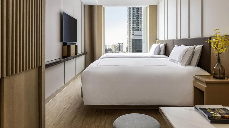 <b>The Silveri Hong Kong Room</b>. Images powered by <a href="https://iceportal.shijigroup.com/" title="IcePortal" target="_blank">IcePortal</a>.