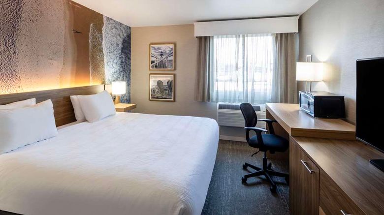 <b>Aiden By Best Western Cape Cod Room</b>. Images powered by <a href="https://iceportal.shijigroup.com/" title="IcePortal" target="_blank">IcePortal</a>.