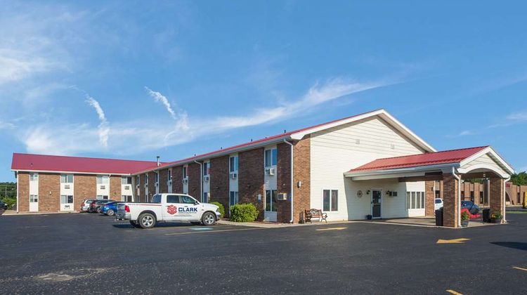 Econo Lodge Inn & Suites Escanaba Exterior