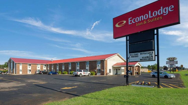Econo Lodge Inn & Suites Escanaba Exterior