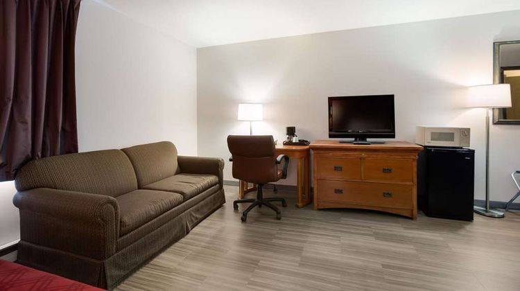 Econo Lodge Inn & Suites Escanaba Room