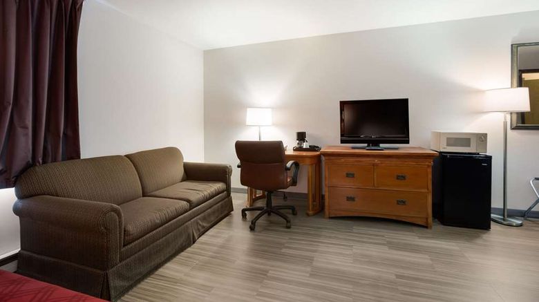 <b>Econo Lodge Inn & Suites Escanaba Room</b>. Images powered by <a href="https://iceportal.shijigroup.com/" title="IcePortal" target="_blank">IcePortal</a>.