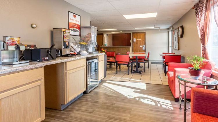 Econo Lodge Inn & Suites Escanaba Restaurant