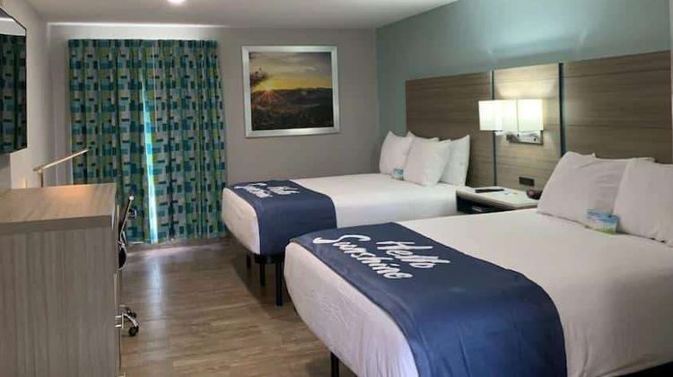 Days Inn by Wyndham Rockport TX Room