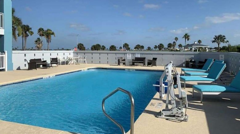 <b>Days Inn by Wyndham Rockport TX Pool</b>. Images powered by <a href="https://iceportal.shijigroup.com/" title="IcePortal" target="_blank">IcePortal</a>.