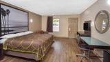 Super 8 by Wyndham Pensacola West Suite