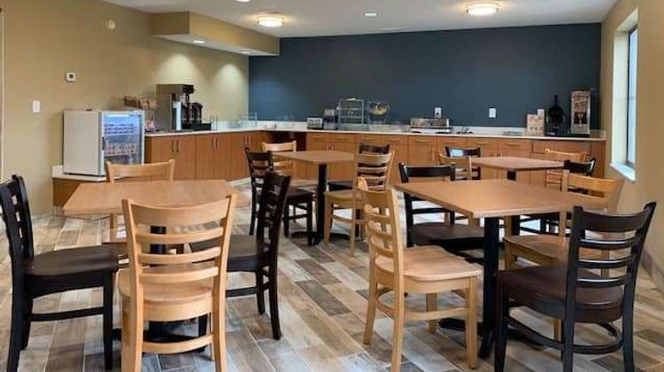 AmericInn by Wyndham Prairie du Chien Restaurant
