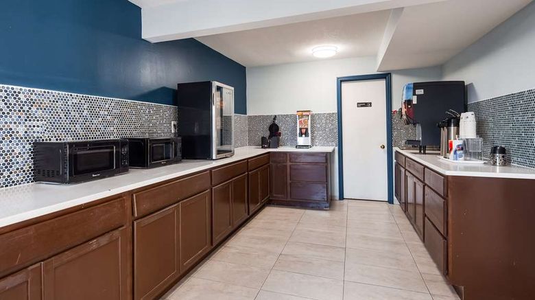 <b>SureStay Hotel by Best Western Olathe Restaurant</b>. Images powered by <a href="https://iceportal.shijigroup.com/" title="IcePortal" target="_blank">IcePortal</a>.