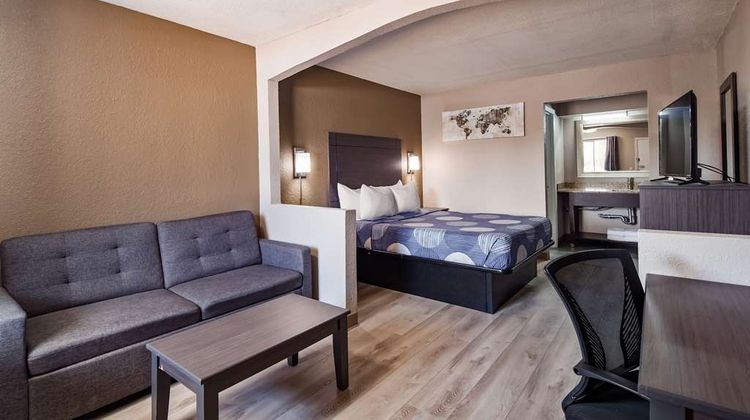 SureStay Hotel by Best Western Olathe Room