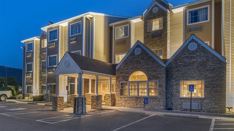 SureStay Plus Hotel Keyser Exterior