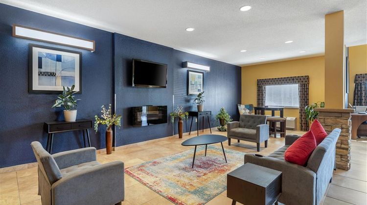 SureStay Plus Hotel Keyser Lobby