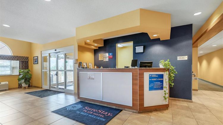 SureStay Plus Hotel Keyser Lobby