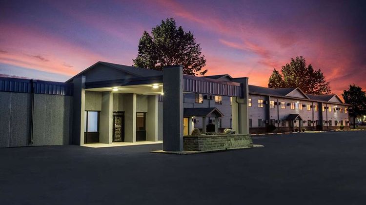 Travelodge by Wyndham Wahpeton Exterior