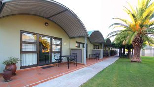 Kalahari Arms Hotel