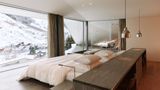 7132 Hotel Suite