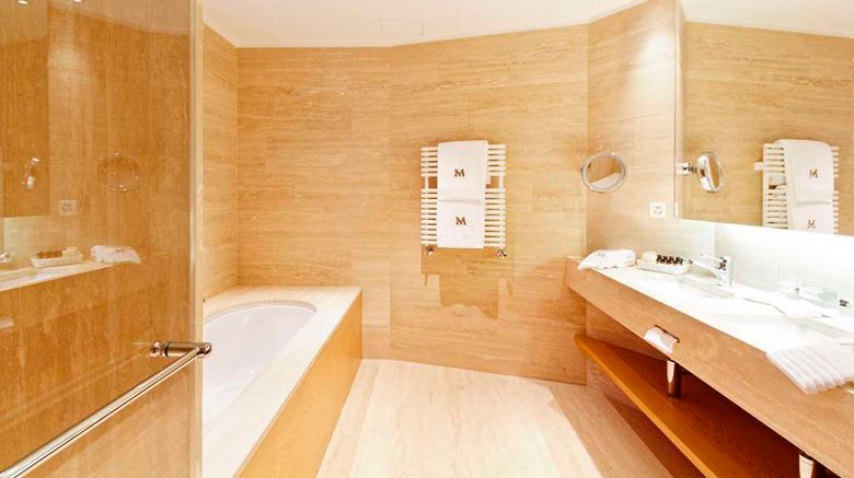 <b>Art Boutique Hotel Monopol Suite</b>. Images powered by <a href="https://iceportal.shijigroup.com/" title="IcePortal" target="_blank">IcePortal</a>.