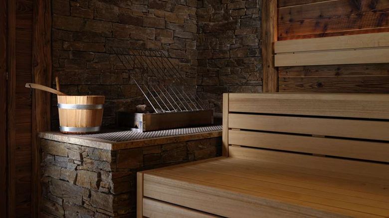 <b>Aspen Alpin Lifestyle Hotel Spa</b>. Images powered by <a href="https://iceportal.shijigroup.com/" title="IcePortal" target="_blank">IcePortal</a>.