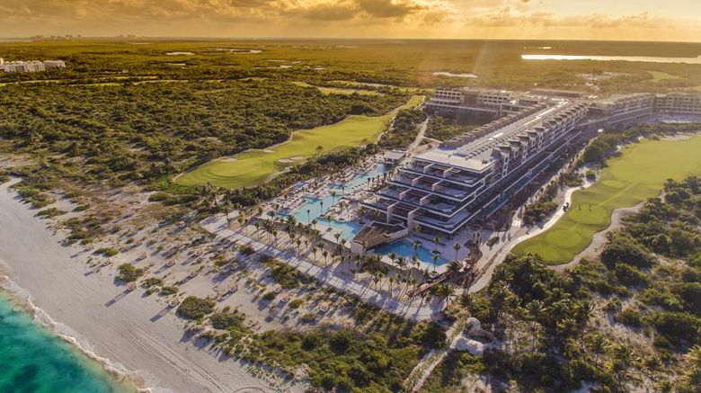 <b>ATELIER Playa Mujeres-Adults Only Pool</b>. Images powered by <a href="https://iceportal.shijigroup.com/" title="IcePortal" target="_blank">IcePortal</a>.