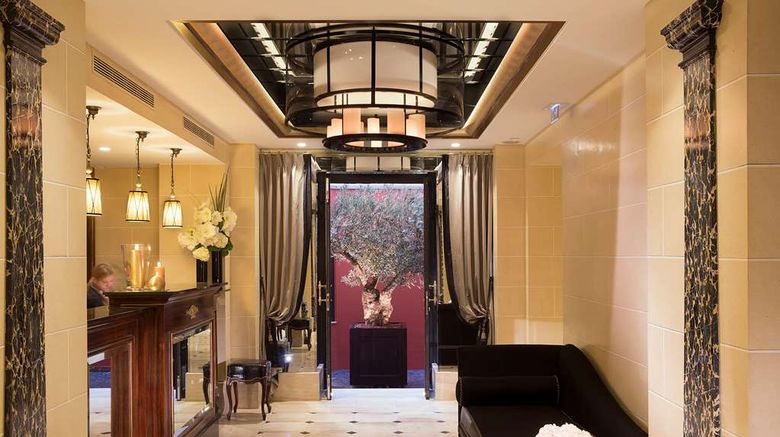 <b>Hotel Le Belmont Lobby</b>. Images powered by <a href="https://iceportal.shijigroup.com/" title="IcePortal" target="_blank">IcePortal</a>.
