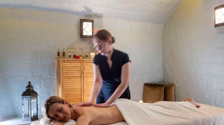 <b>Hotel Le Belmont Spa</b>. Images powered by <a href="https://iceportal.shijigroup.com/" title="IcePortal" target="_blank">IcePortal</a>.