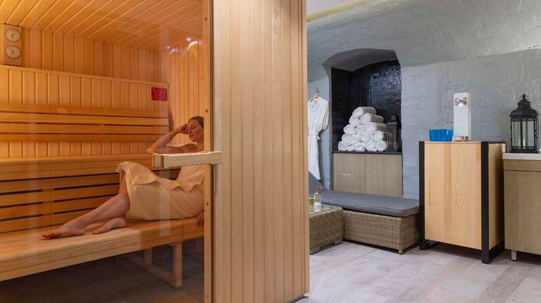 <b>Hotel Le Belmont Room</b>. Images powered by <a href="https://iceportal.shijigroup.com/" title="IcePortal" target="_blank">IcePortal</a>.