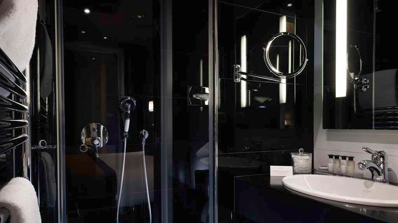 <b>Hotel Le Belmont Room</b>. Images powered by <a href="https://iceportal.shijigroup.com/" title="IcePortal" target="_blank">IcePortal</a>.