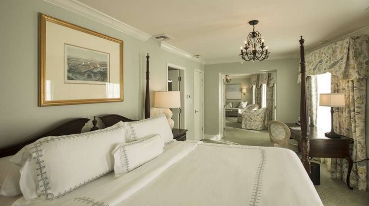 Bienville House Hotel Suite