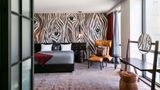 <b>Bobby Hotel Suite</b>. Images powered by <a href="https://iceportal.shijigroup.com/" title="IcePortal" target="_blank">IcePortal</a>.