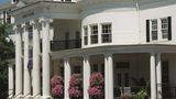 Boone Tavern Hotel Exterior